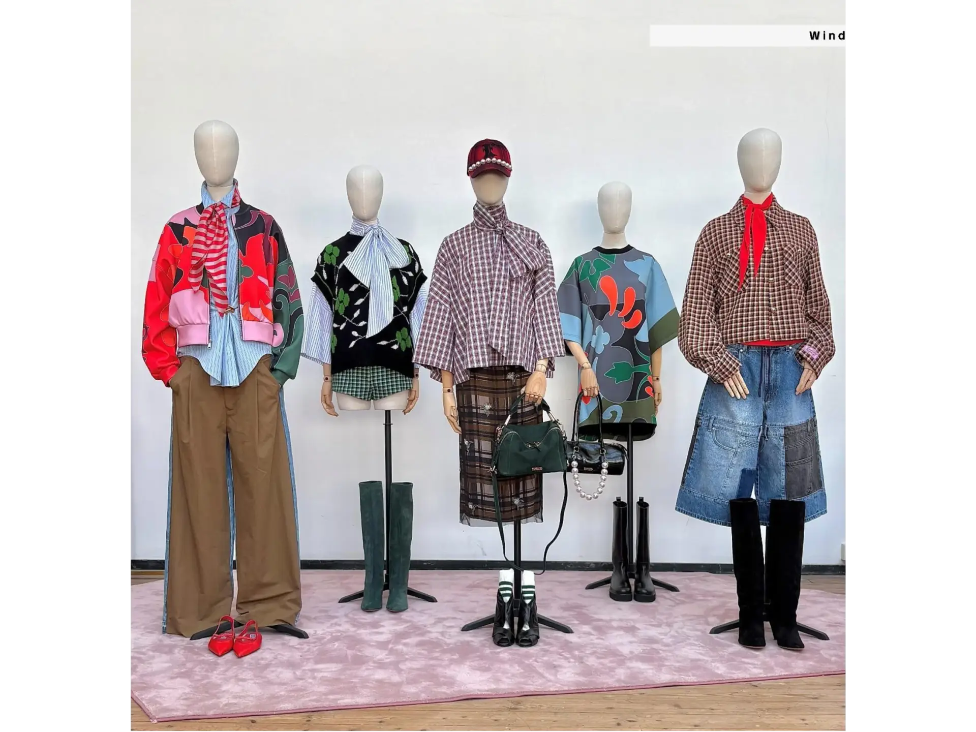 Collection Essentiel Antwerp chez Concept 102